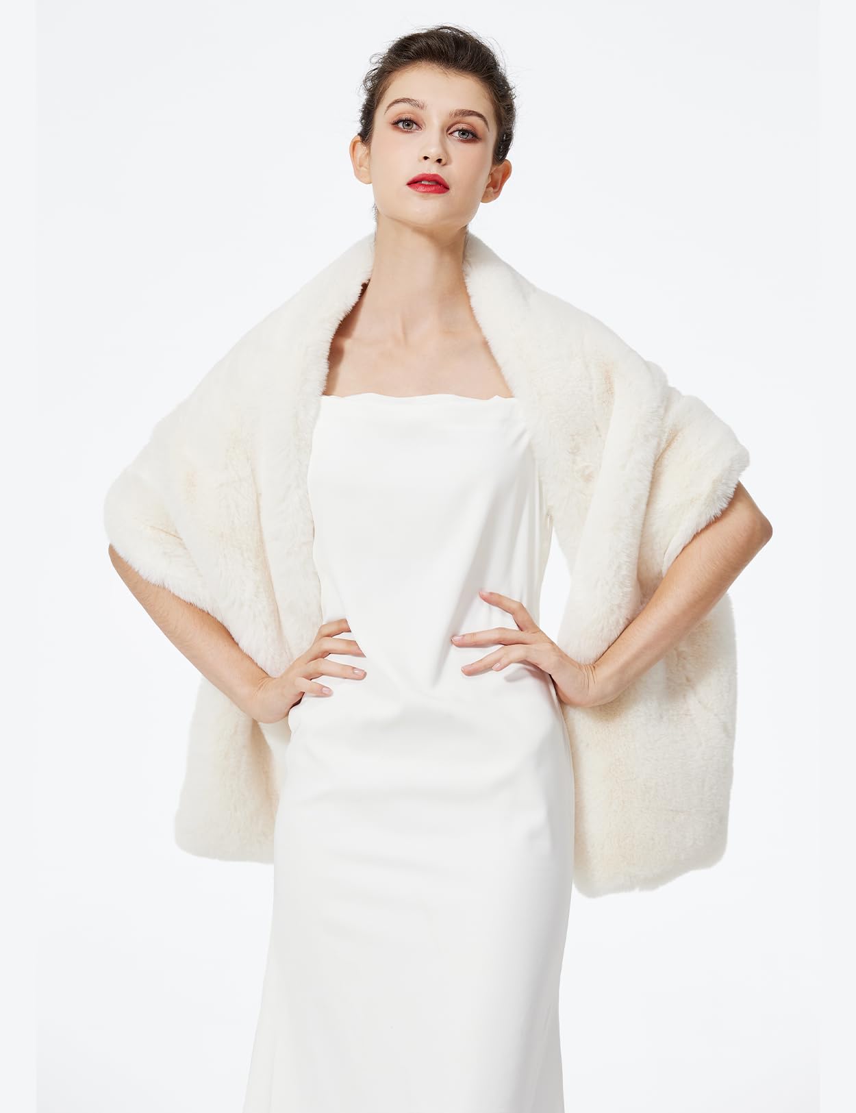 BEAUTELICATE Châle Étole En Fausse Fourrure Écharpe Cape De Femme Mariage Hiver Sur Robe de Soirée Mariée Cérémonie Fête Demoiselle d'honneur Grande Taille