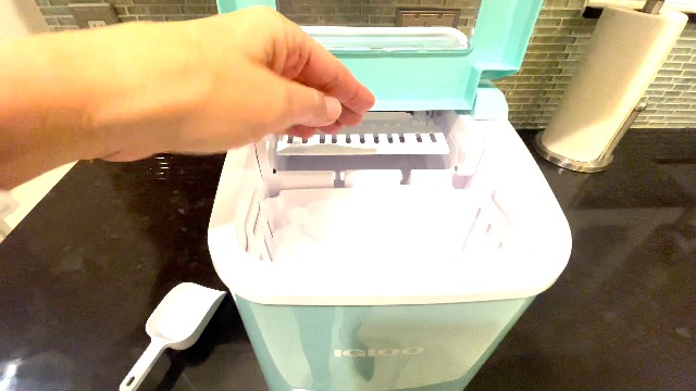 Review of my Igloo Countertop Ice Maker