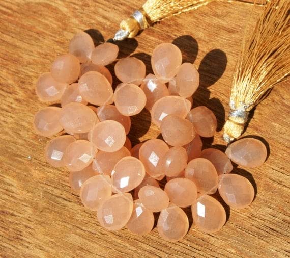 Calcédoine pêche naturelle goutte facettée pour créer un cadeau unique