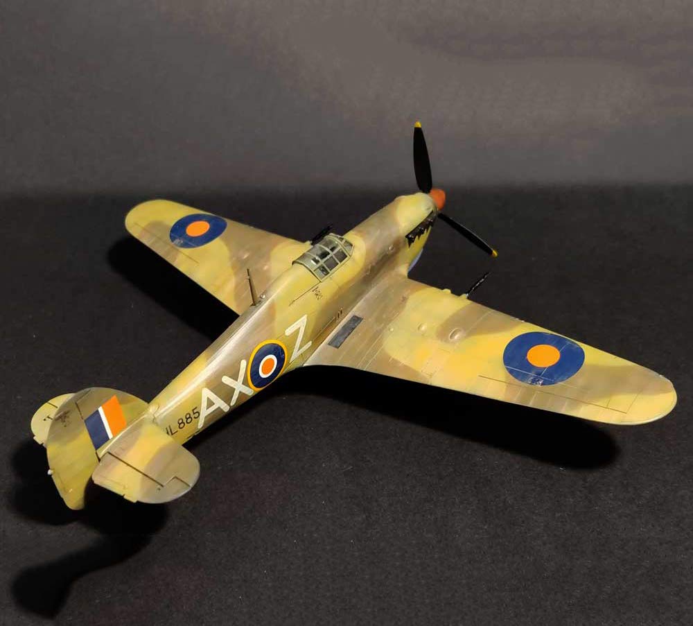 CMO Modellino di Aereo Livery Model Kits, RAF Hurricane MKII C Trop Fighter Plastica Modello in Scala 1:72, Giocattoli e Regali per Adulti, 5.4 X 6.7 Pollici