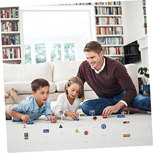 ifundom 1 Set Simulierte Verkehrsbarrikaden Mini Spielzeug für Verkehrszeichen Modelle Spielset für Kinder mit Verkehrszeichen Barrieren Zapfen Auto Kind Ampel Spielzeug Kunststoff