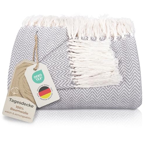 Gräfenstayn Premium Tagesdecke mit Fransen - 100% Baumwolle - 180 x 240 cm - Fischgrätenmuster Sommerdecke - Baumwolldecke als Bett-Überwurf, Couch-Überwurf, Sofa-Decke (Grau)