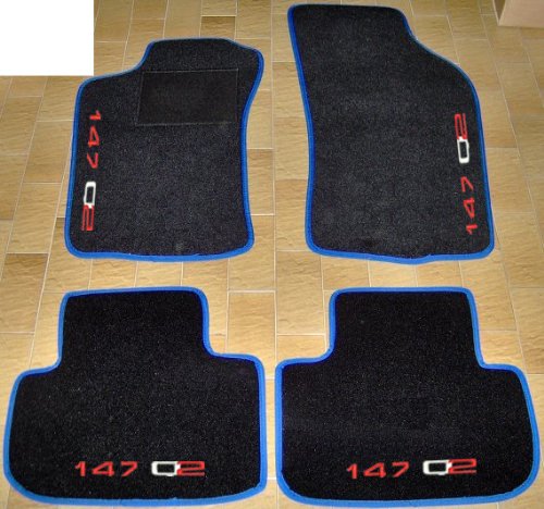Perfettamente su misura per l'auto! I tappeti non sono, quindi, universali o adattabili, ma specifici per la vostra auto!