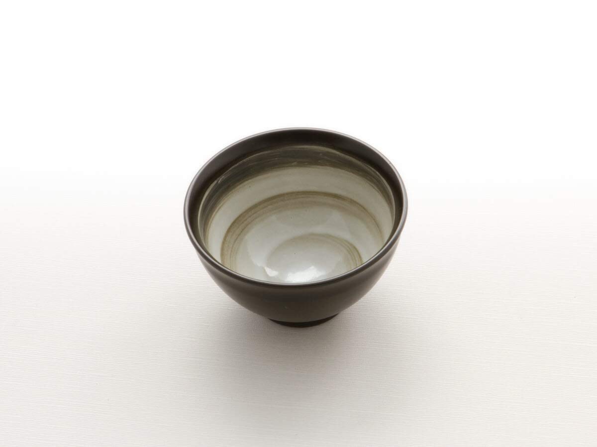 Original japanische Teekanne, Kyusu, mit 5 Becher: Kuro Hiramaru. Integriertes Tee-Sieb aus Edelstahl. Echt japanisches Tee-Set aus natürlichem Tokoname-Ton in schöner Geschenk-Box