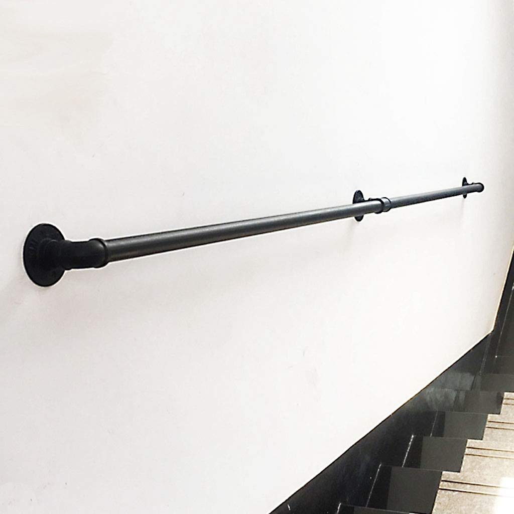 Rampe d'escalier en fer forgé noir industriel pour couloir et grenier
