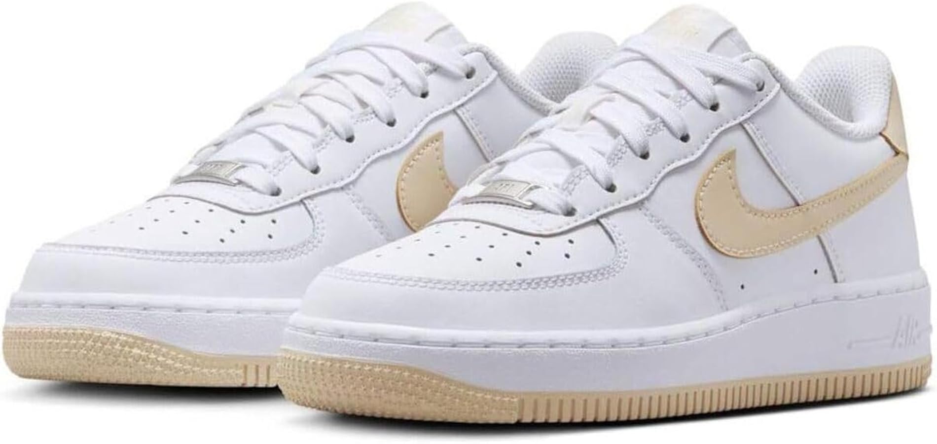 【新品24.5cm】NIKE｜エアフォース１GS｜ホワイト/ライトベージュ Amazon | [ナイキ] エア フォース 1 GS J AIR FORCE 1 GS