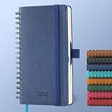[Agenda à anneaux de poche] – Format compact A6 (16,4 x 9,6 cm). Cet agenda à anneaux 2026, pratique et portable, se glisse facilement dans la plupart des sacs à main – idéal pour prendre des notes et organiser vos projets en déplacement