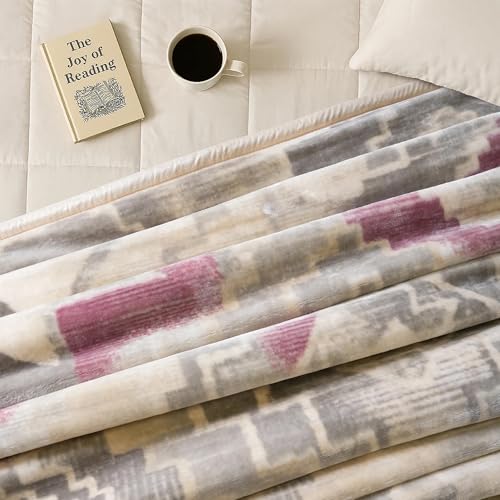 Image of MYTRIDENT Classic Plushmare Double Blanket, Davian