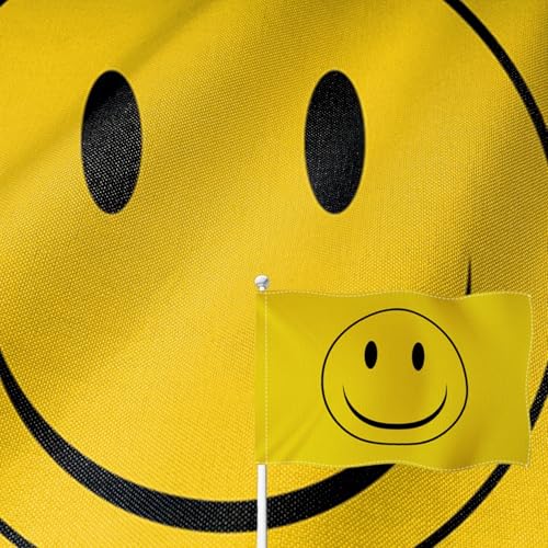 Drapeau Happy Face jaune pour illuminer un dortoir d'étudiant ou une chambre