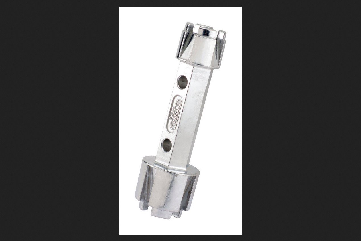 Cle de bonde General outils 185 pour enlever un vidage coince sans abimer la baignoire