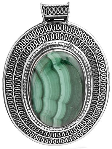 Pendentif en malachite filigrane en argent, un talisman de nature et de poésie