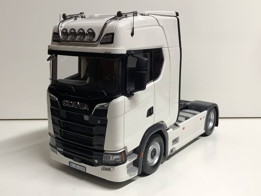 NZG 730S V8 トラクターカーモデル 1/18スケール Amazon | NZG 1/18 Scania V8 730S 4x2 Tractor ホワイト