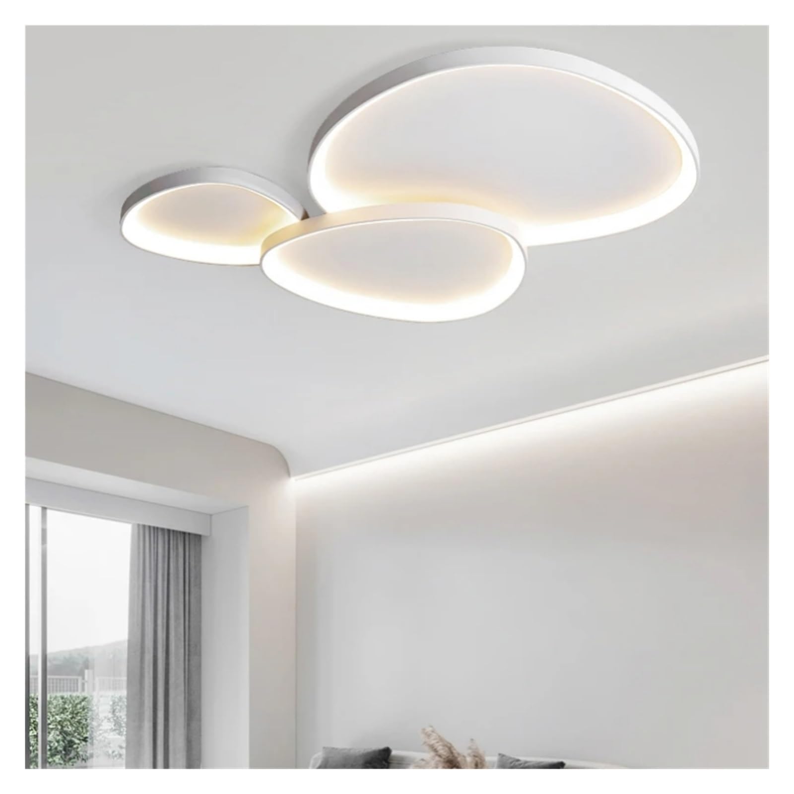 Plafonnier LED à intensité variable pour optimiser la luminosité de votre salon