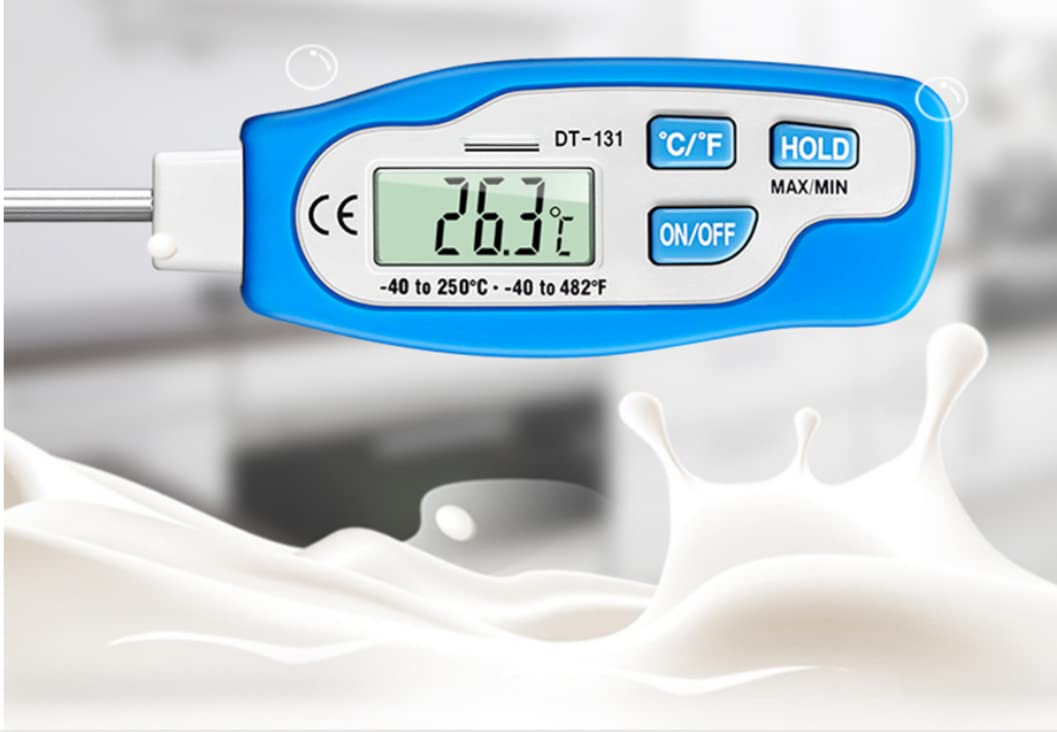 Table of features and specifications for various thermometer models including DT-131