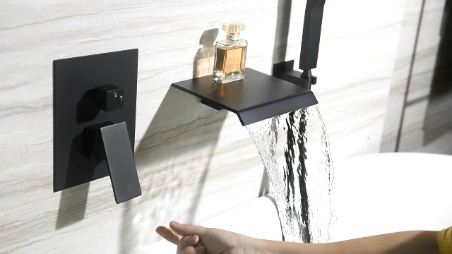 Set de grifería para bañera Waterfall con pulverizador, caño de pared y ducha de mano en negro mate miniatura 7