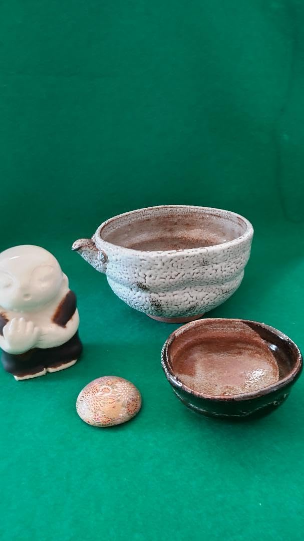 ￥８0００に値下げ‼　薩摩焼　(帯留め お地蔵様)　唐津焼　(盃鮫肌片口)セツト Amazon.co.jp: 薩摩焼 帯留めお地蔵様 唐津焼 盃鮫肌片口セツト