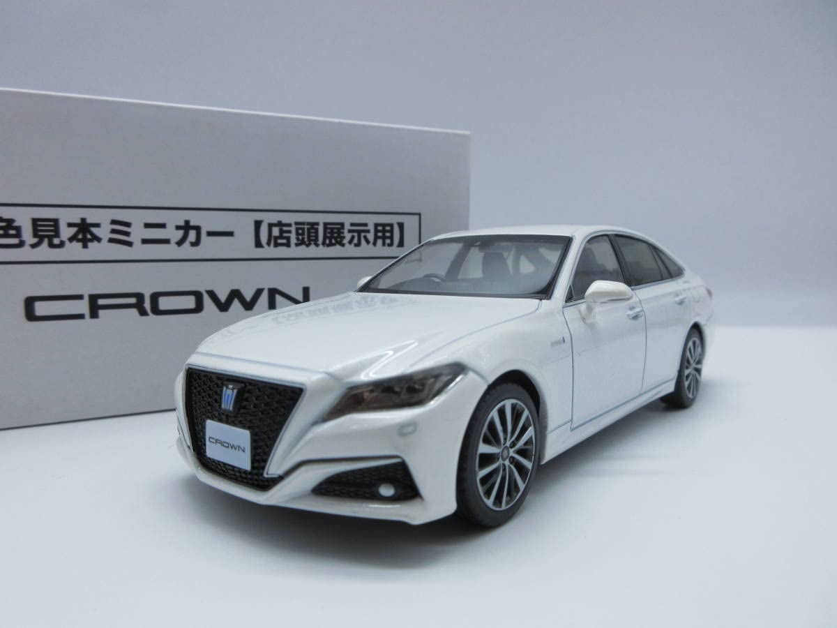 1/30 トヨタ クラウン ハイブリッド CROWN 220系 カラーサンプル 