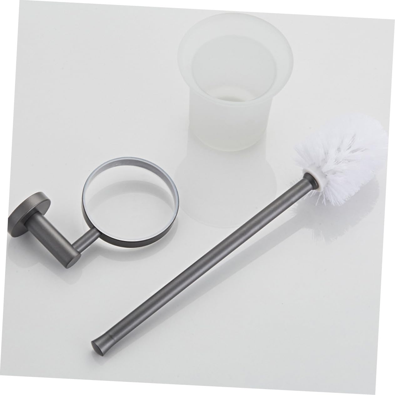 Cepillo de Limpieza para Inodoro Diseño Simple con Base de Vidrio y Mango de Cobre y Montado en Pared para Limpieza Baño