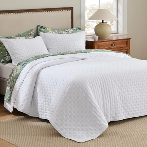 Image of Bedsure Twin Quilt - Ultra Soft Twin XL Quilt Bedding for Dorm Decor, Lightweight All-Season Comforter, Bright White Bedspread Coverlet with Clover Pattern, 68 x 86 Inches | Stitch-Free Quilting, Ultra Soft, Lightweight, Machine Washable, Pet-Friendly