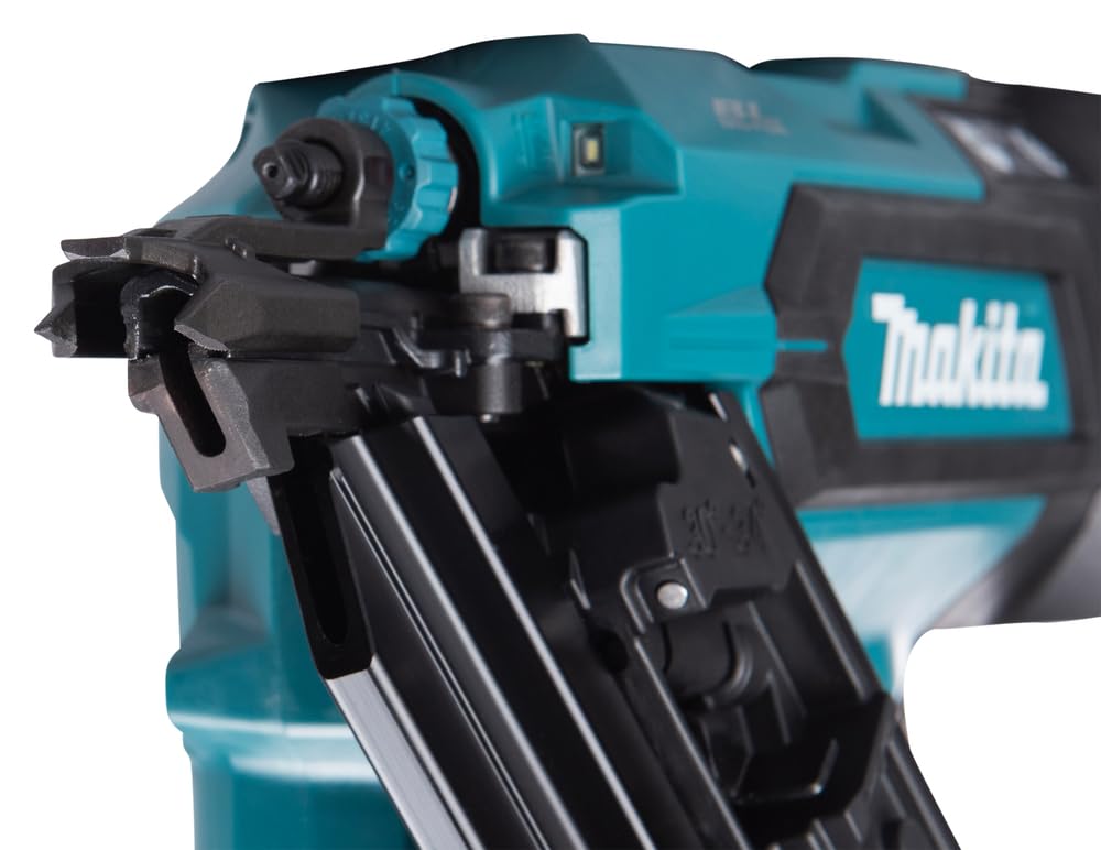 Cloueur de charpente 90mm pointes en D 34 º LXT MAKITA DBN900RTE BL1850B X 2 + chargeur DC18RC