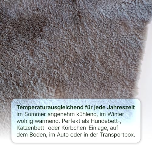 Miauff Echtes Lammfell/Schaffell für Hunde & Katzen, Merino Naturfell in Premium Qualität - weich & flauschig, selbstreinigend, mit Naturmerkmalen ca. 90-100 cm x 50-60cm (braun)
