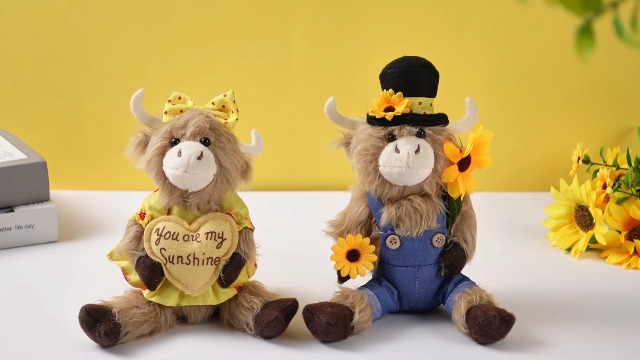Set 2 Figuras Decorativas Vaca Highland con Girasol miniatura 7