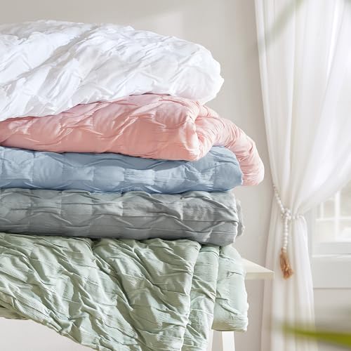 Comfort Spaces Comforter for King Size Bed, Ogee Ruched with Crinkle Texture, Breathable Comforter Set King, All Season Lightweight Bedding Set, Shams, Décor Pilow, King/Cal King Gray 4 Piece by Comfort Spaces - Image 7