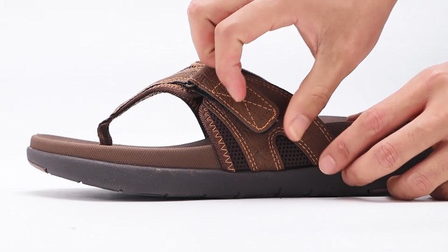 Amazon.com | COFACE Flip Flops for Men with Arch Support  display picture 2