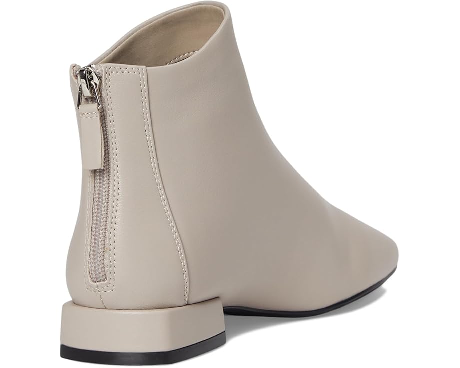 Vaneli Elide - Back View