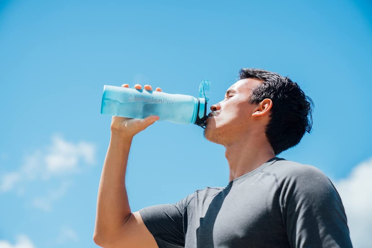 Infusion Pro Botella de agua con infusor de frutas de 32 onzas con marcador de tiempo, tapa de cierre superior, funda aislada y libro electrónico de agua de infusión de frutas de 50 recetas, a prueba