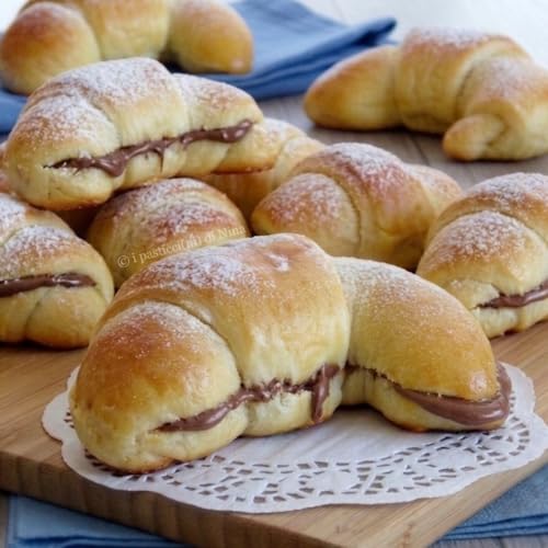 CORNETTI DI PASTA BRIOCHE SENZA BURRO