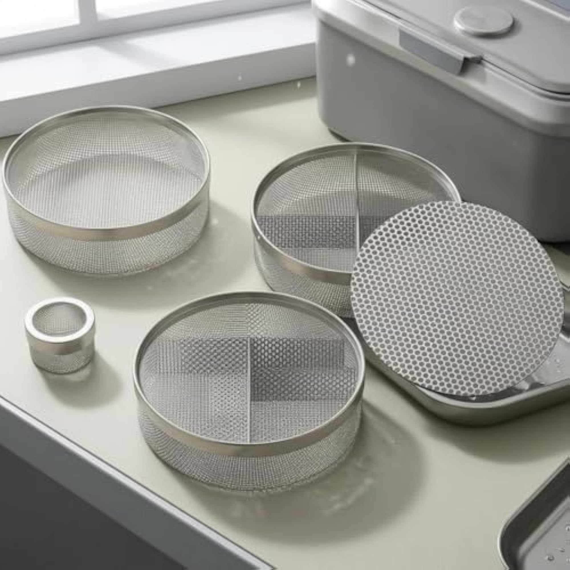Segmented Dividers Watch Parts Basket for Watchmakers