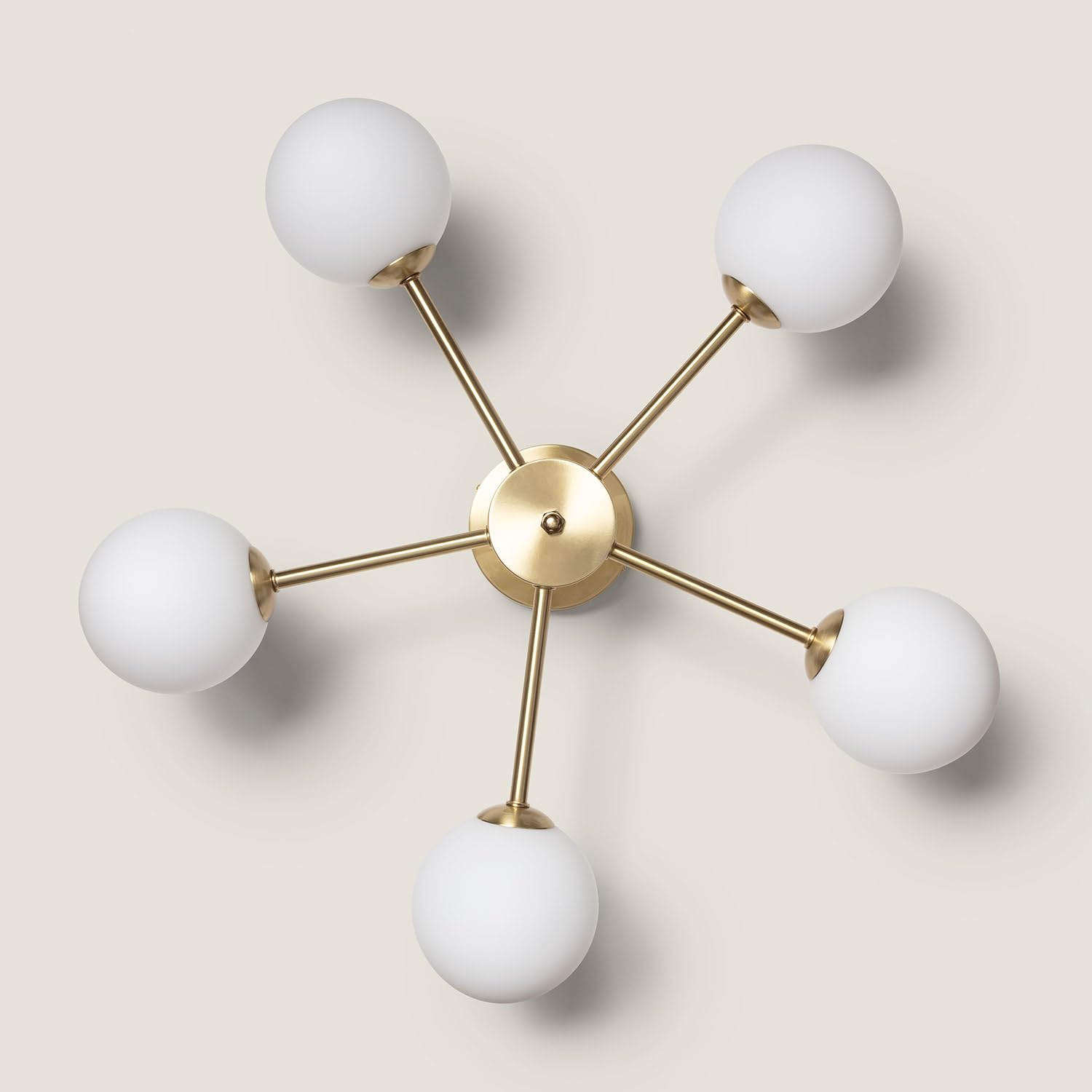 LEDKIA Lámpara de Techo Metal y Cristal Moonlight Brass 5 Focos Dorado | 5 Focos de Metal y Cristal | Decoración para Salón; Habitación | Potencia 10W | IP20 | 210 mm x 600 mm