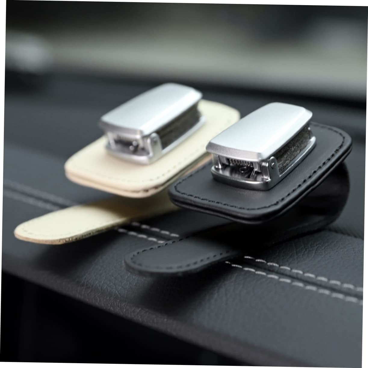 SOLUSTRE 5pezzi Porta Occhiali Per Auto Pelle Premium Clip Per Visiera Multifunzionale Per Occhiali Da Sole e Biglietti Design Compatto e Pratico Accessorio Per Veicoli