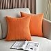 UPOPO Lot de 2 housses de coussin décoratives en velours côtelé - Couleur unie - Avec fermetures éclair - 50 x 50 cm - Orange