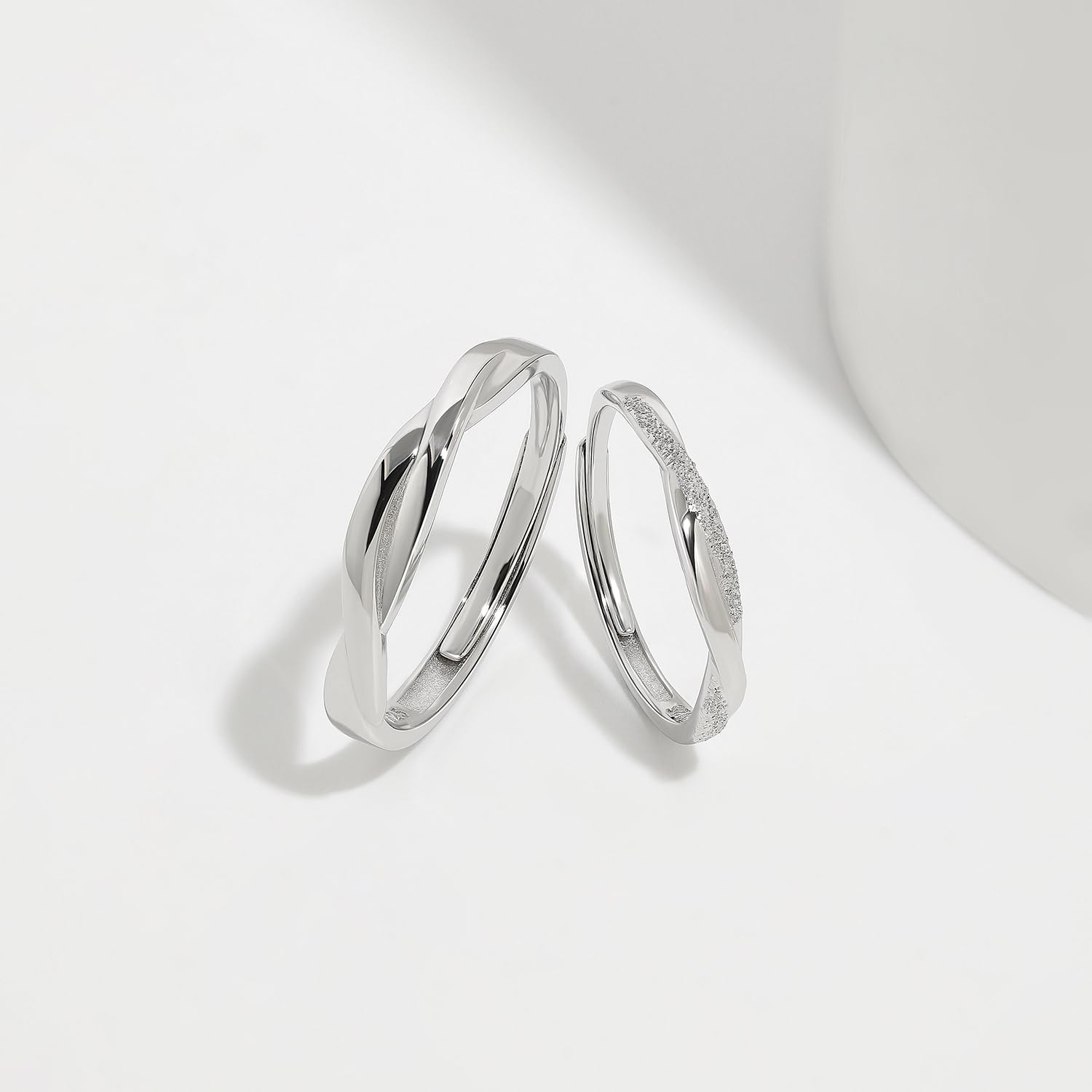 Meissa Alianzas de Plata Pareja Anillo de Compromiso y Boda Plata de Ley 925 para Novios Anillos Tamaño Ajustables Amor Entretejido para Aniversario y San Valentín (Juego de Dos Anillos)