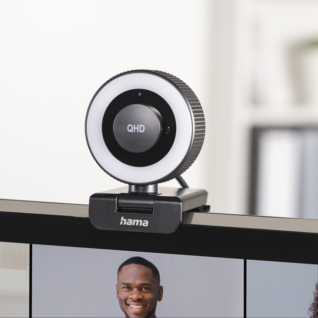 Hama C-850 Pro Webcam PC - Qualité Vidéo QHD 2K 1440p, Microphone Intégré, Cache Lentille, Filetage 1/4, Auto Focus, USB C - Convient pour Les Appels Vidéos et Le Streaming - Noir
