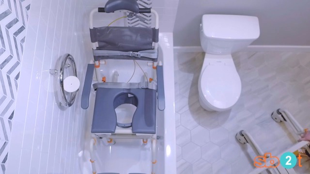 Amazon.com: Tilting SB2T Rolling Bathing System Chair | Transfer