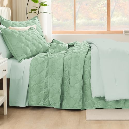 Image of Litanika Sage Green Quilts Queen Size Bedding Set - Full Lightweight Summer Comforter Bedspreads & Coverlets - Boho Farmhouse Bedding Cover Bed Decor All Season - 3 Pieces (1 Quilt, 2 Pillowcases)