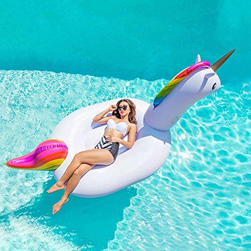 Eau jouet mot de baignade avec ce grand cheval blanc gonflable adulte