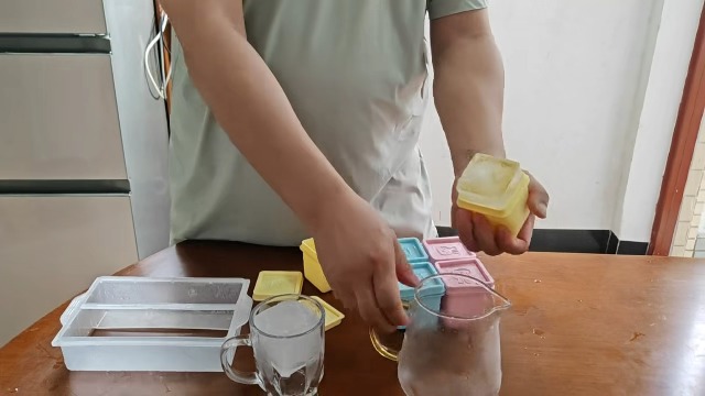 Molde de silicona para cubitos de hielo grandes 6 piezas miniatura 7