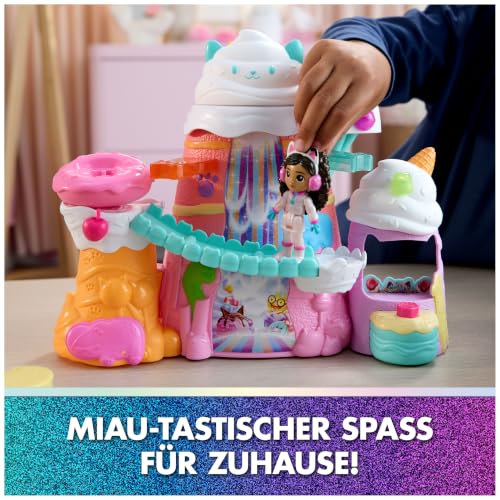 DREAMWORKS GABBY'S DOLLHOUSE: DER FILM - Zuckerguss-Gebirge Spielset, 12-teiliges Spielset mit Gabby Figur, Leopold & Puppenhaus-Zubehör… – Ansicht 5