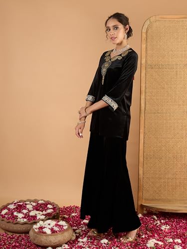 Image of Women Velvet Emb V-Neck Short Kurta With Palazzos