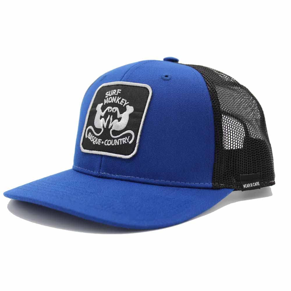 SURF MONKEY Gorra Tipo Trucker Reciclada - Visera Curvada - Gorra Ajustable Snapback - Parche Bordado Surf Monkey® - Diseño de 6 Paneles - Surfing The Basque Country