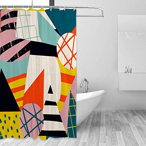Rideau de douche multicolore pour dynamiser la décoration de votre salle de bain