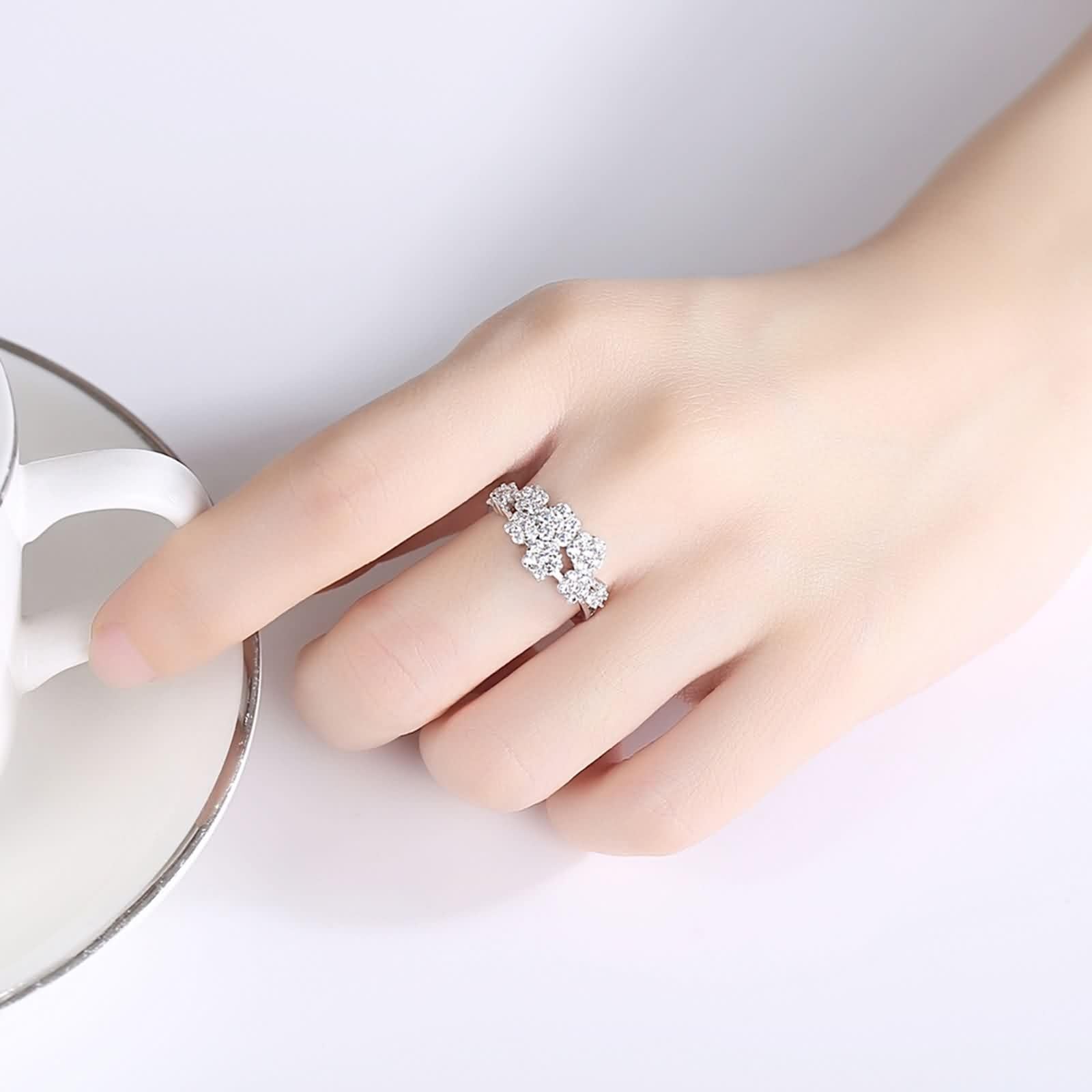 Diamentowe obrączki rocznicowe obrączka ślubna białe złoto 18K niemetalowy znaczek (tylko moda) kwiat z cyrkonią biały rozmiar H 1/2 moda dla pań biżuteria świąteczna