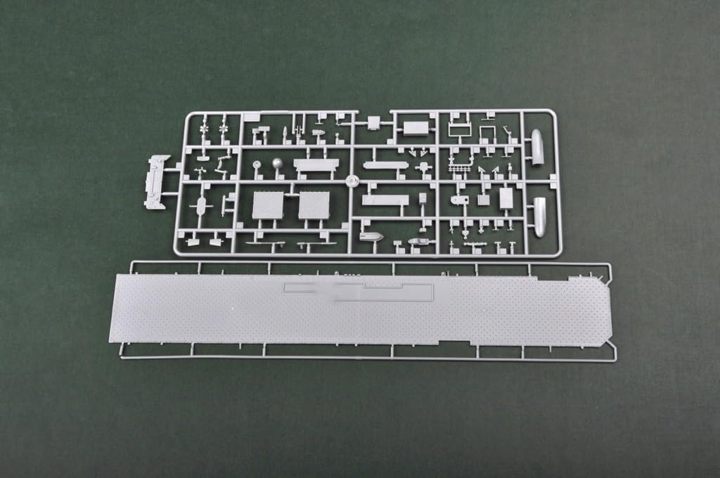 Hobby Boss USS Kearsarge LHD-3 Boat Model Building Kit