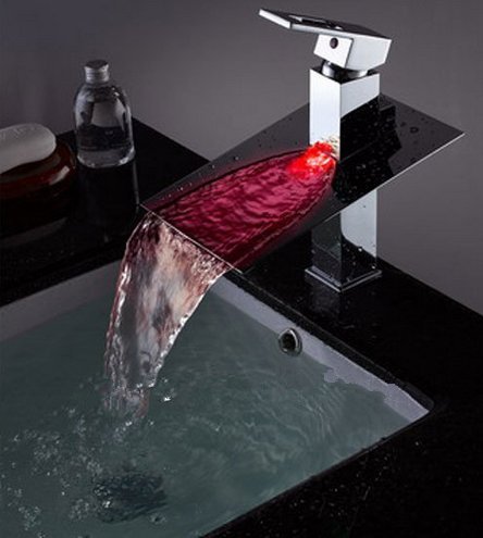 Eviter les brûlures avec le mitigeur cascade Gowe LED intelligent