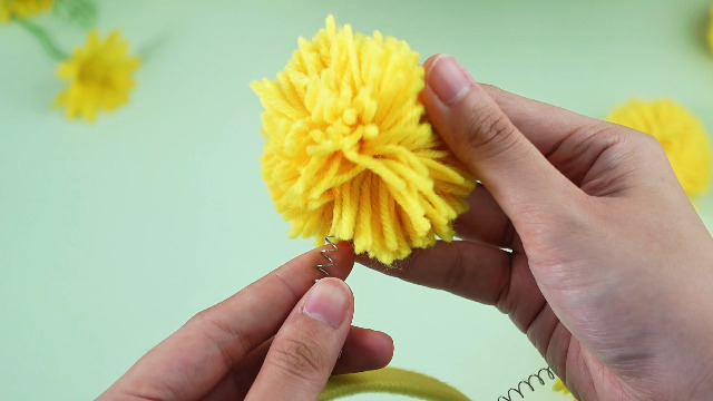 XunYee 12 Diademas De Pompones De Navidad, Diademas De Pompones Rojos, Bolas Esponjosas A Granel, Para Mujeres, Niñas, Adultos, Antenas Locas, Fiestas, Accesorios De Decoración Para Disfraz