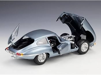 Maisto 製ジャガーダイキャストモデル Revell製ジャガープラ 2台